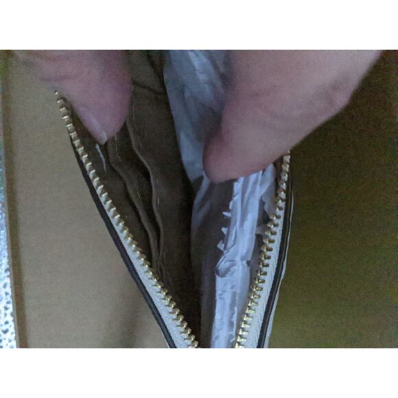 Coach C6879 Corner Zip Wristlet In Signature Leather - Picture 5 of 8